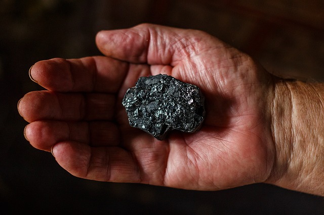 Hand coal Image by Pavlofox from Pixabay