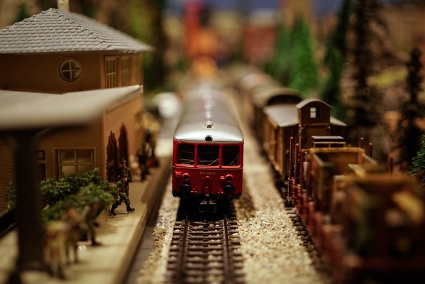 toy train toy train station