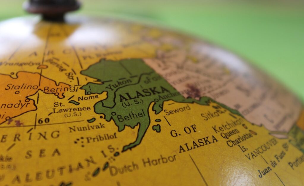 Globe alaska Original image - Pixaby