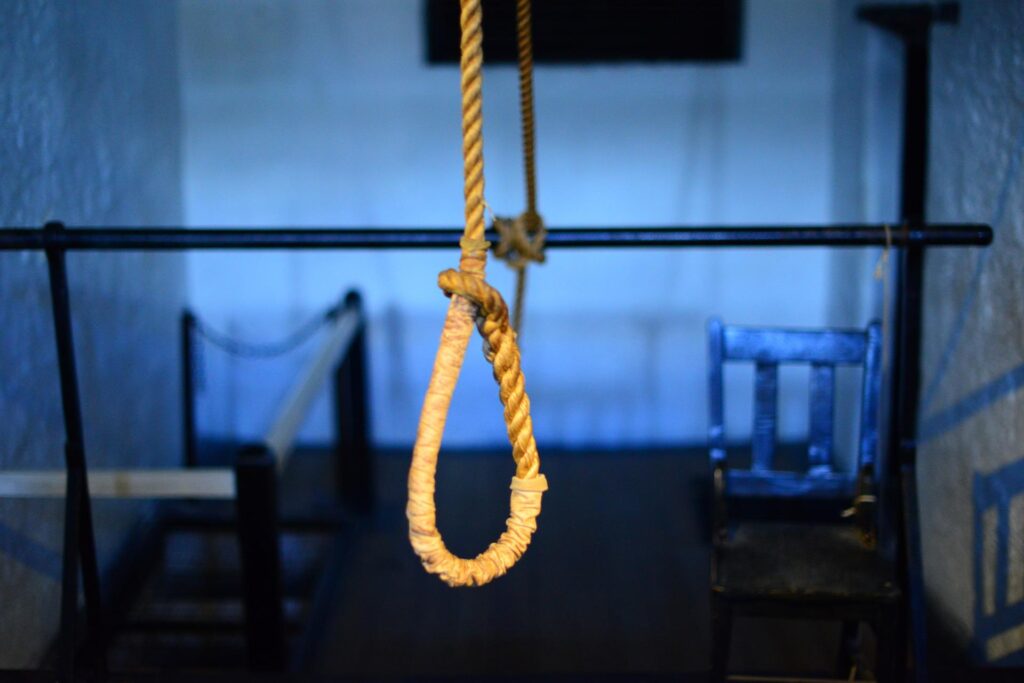 Suicide noose hanged Image by Tammy Cuff from Pixabay