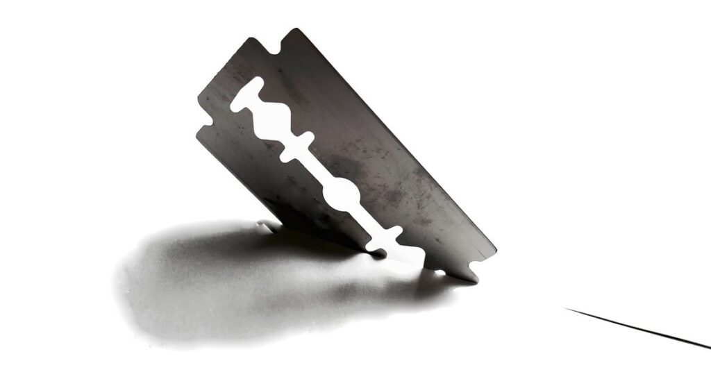 razor-blade-Image by günter from Pixabay