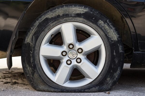 flat-tire-Image by Christos Giakkas from Pixabay