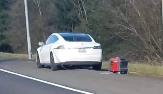 Stranded Tesla charging with Gas generator
